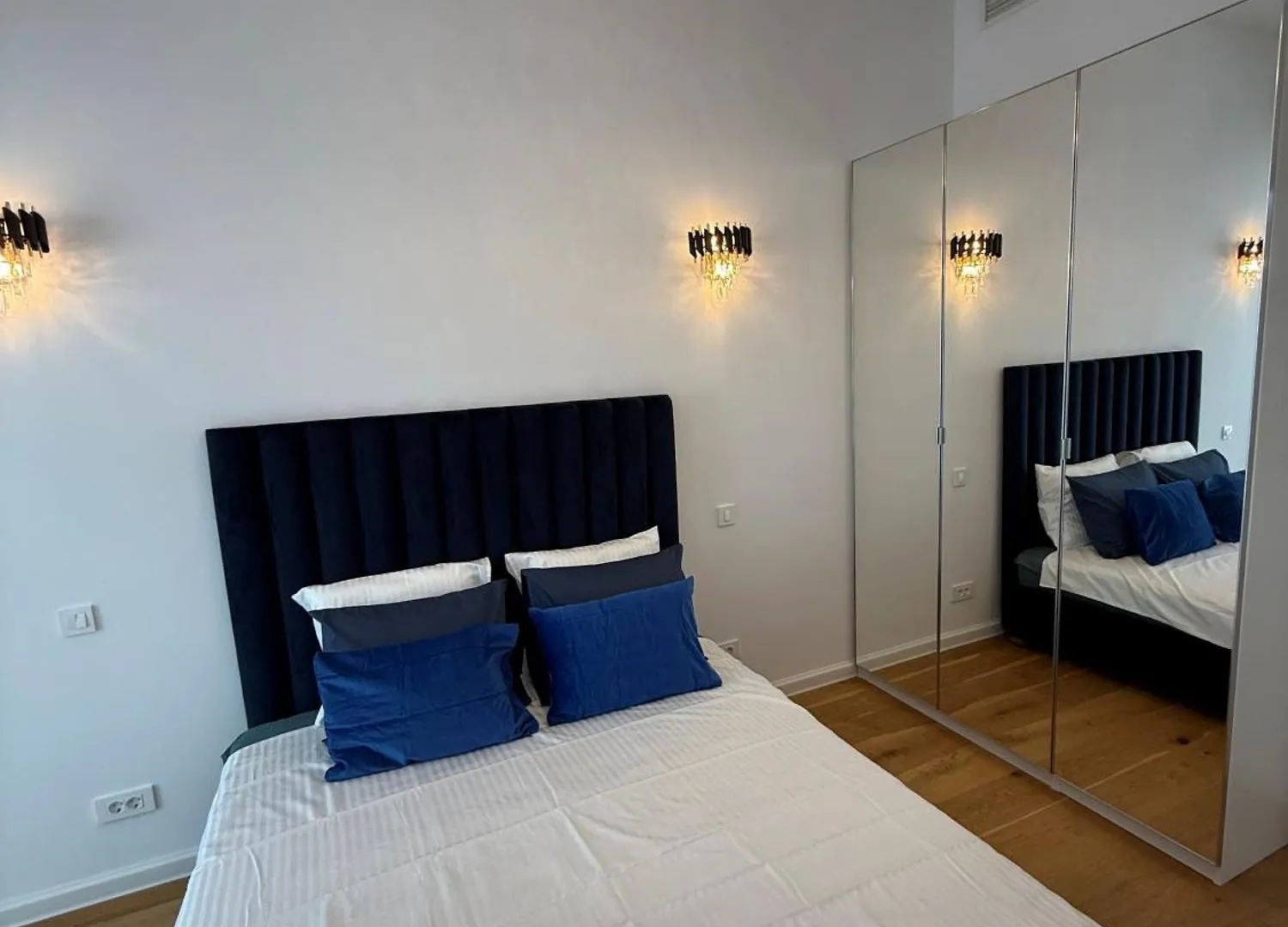 Apartment Walter Loft Luxury Residence- Self Check-In & Underground Parking Bucharest