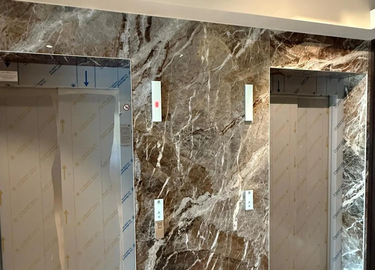 Walter Loft Luxury Residence- Self Check-In & Underground Parking Bucharest Romania