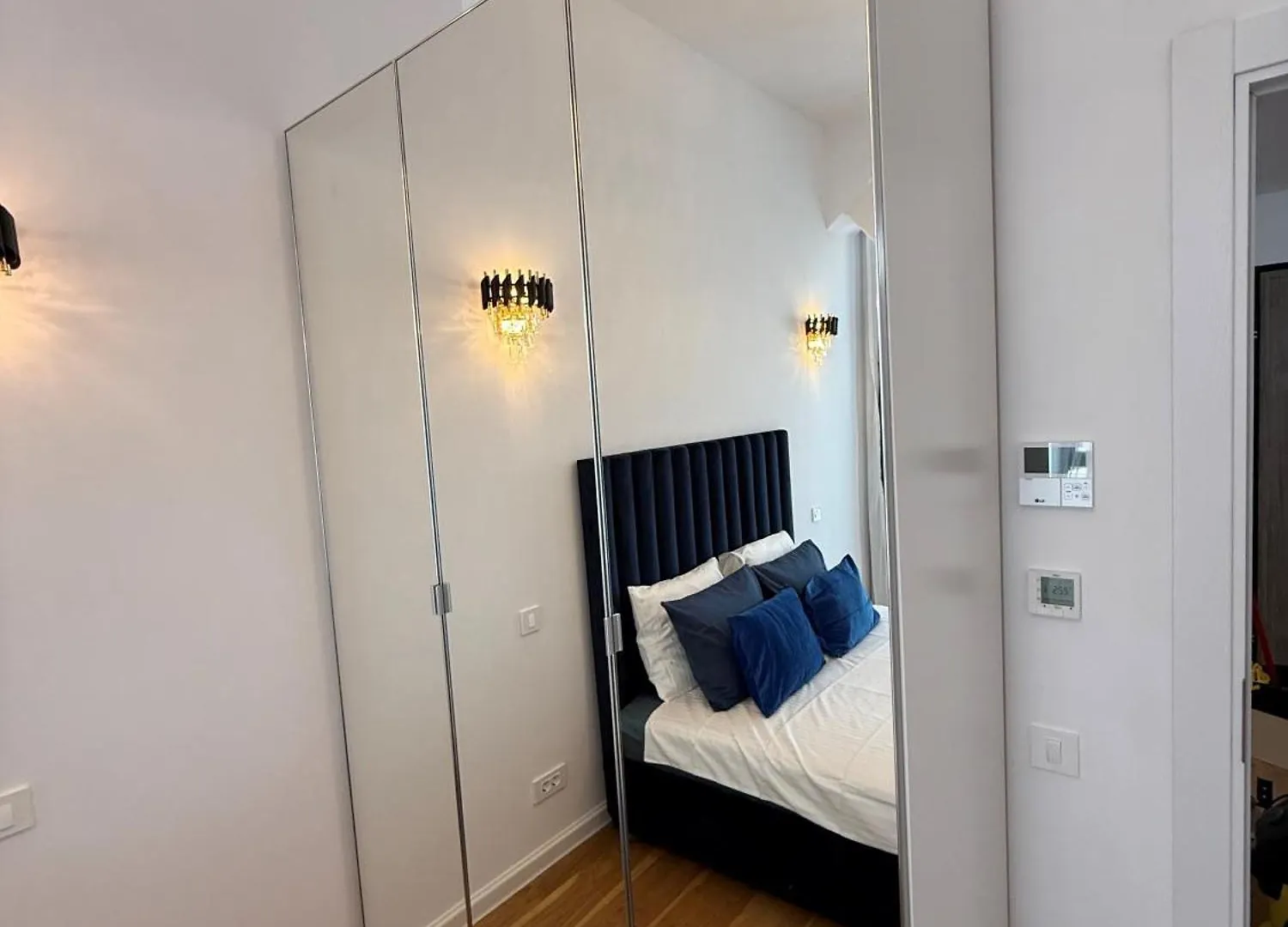 Walter Loft Luxury Residence- Self Check-In & Underground Parking Bucharest Apartment
