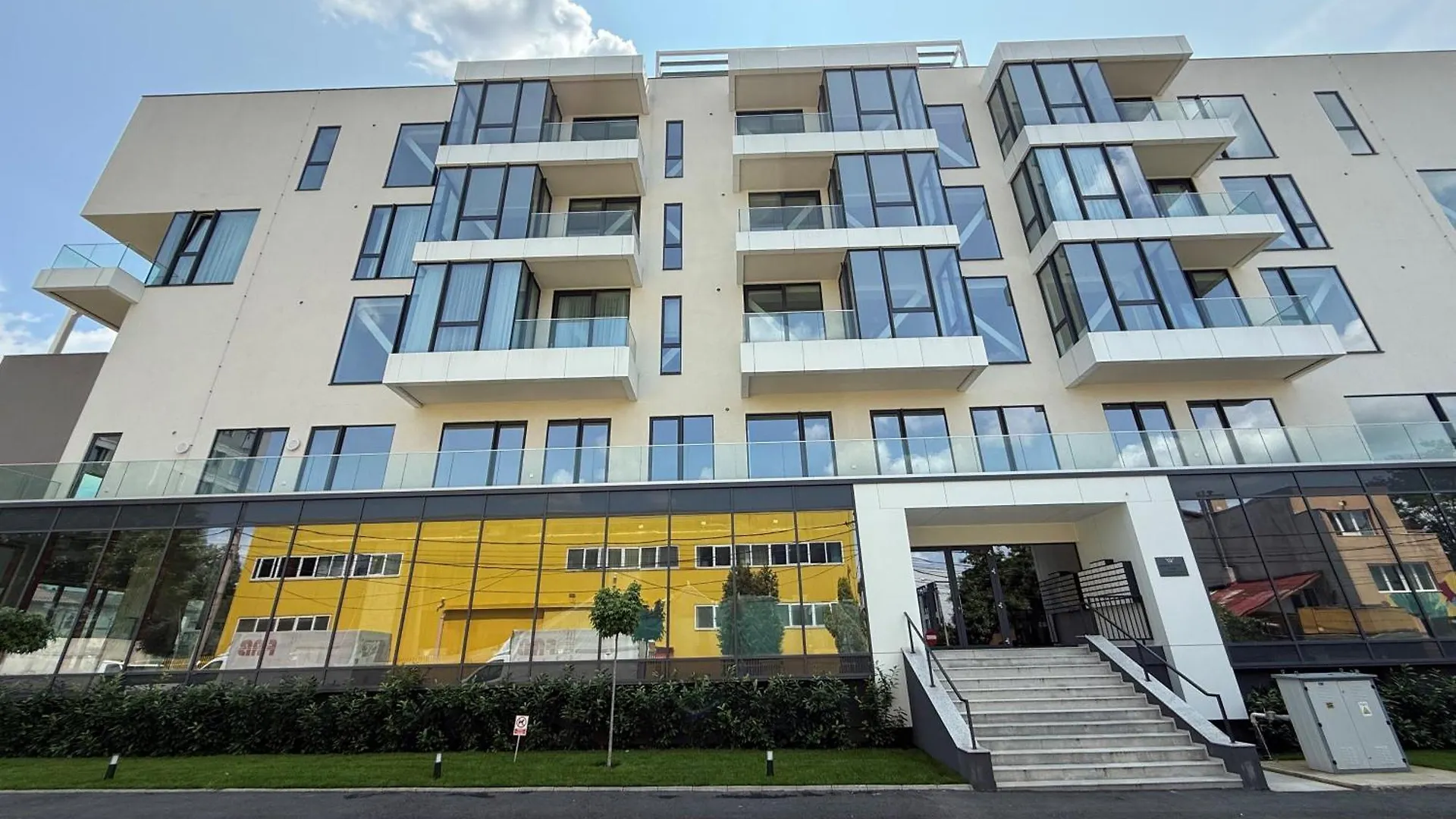 Apartment Walter Loft Luxury Residence- Self Check-In & Underground Parking Bucharest